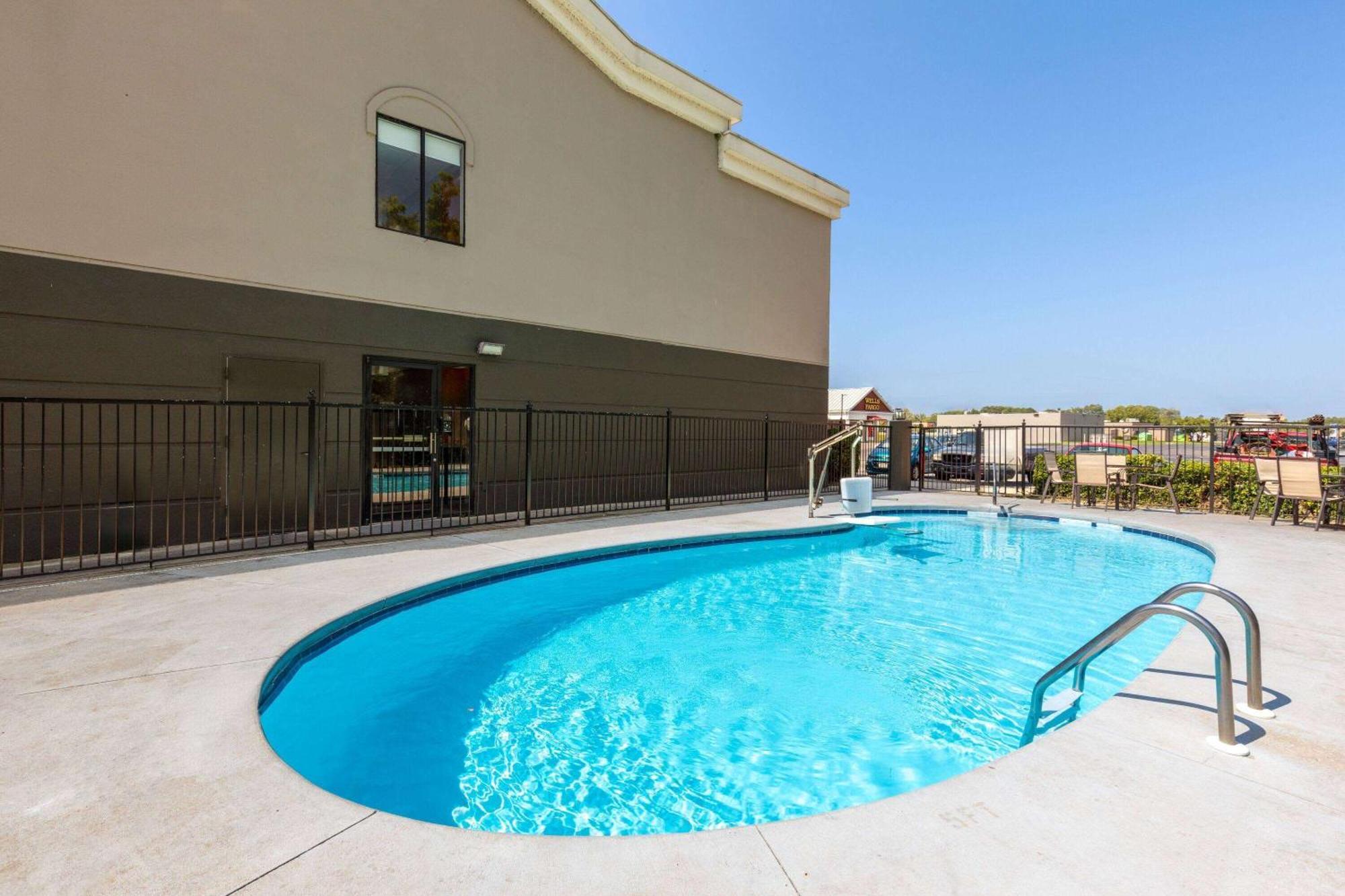 La Quinta Inn By Wyndham Decatur Alabama Екстер'єр фото