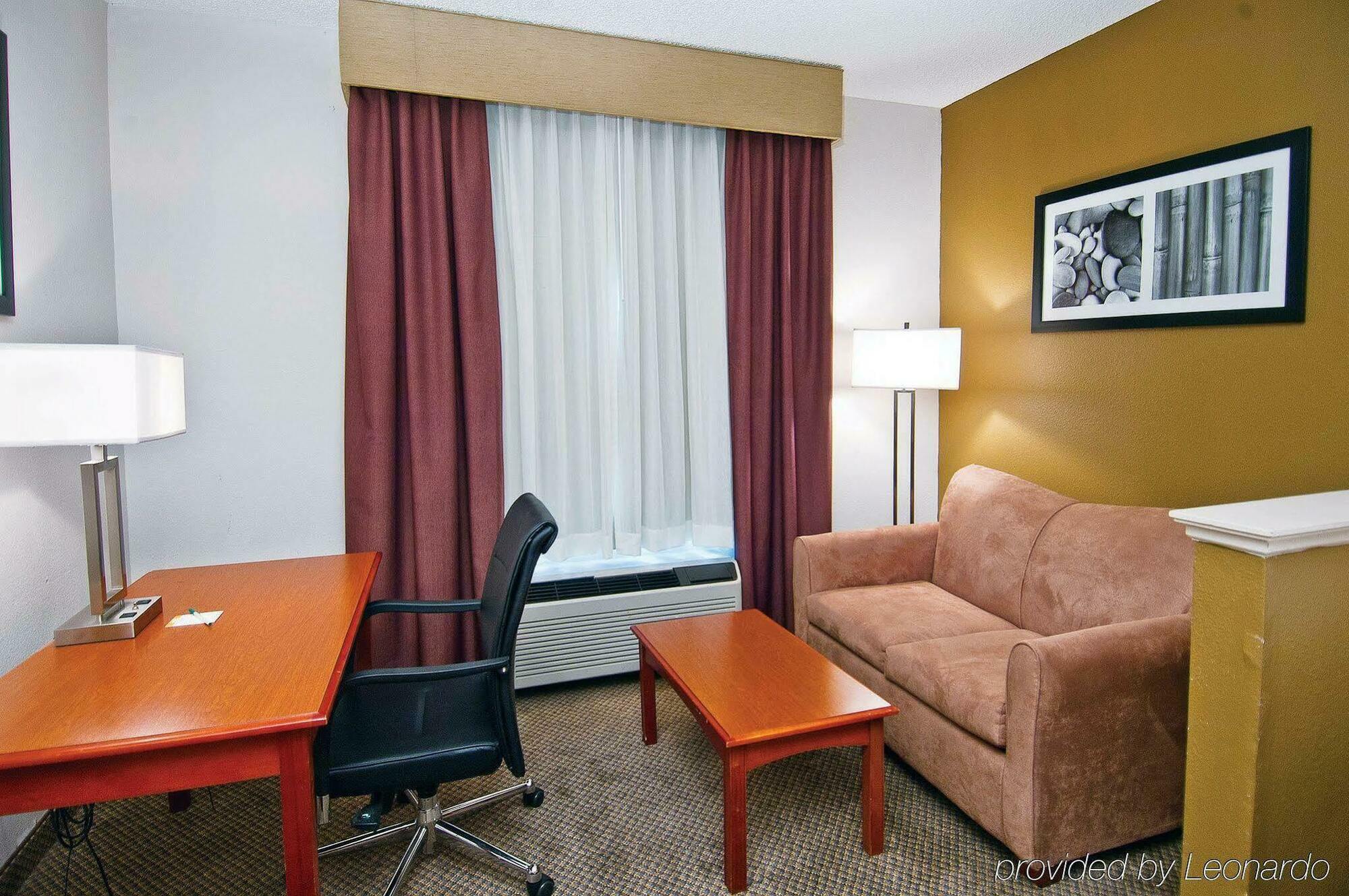 La Quinta Inn By Wyndham Decatur Alabama Номер фото
